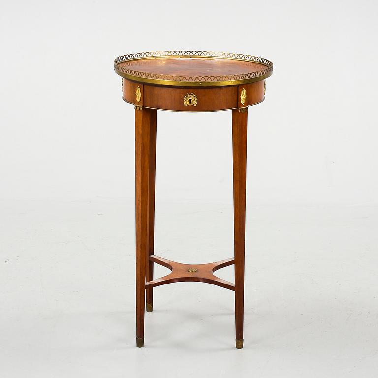 LAMPBORD, Gustaviansk stil, omkring sekelskiftet 1800/1900-tal.