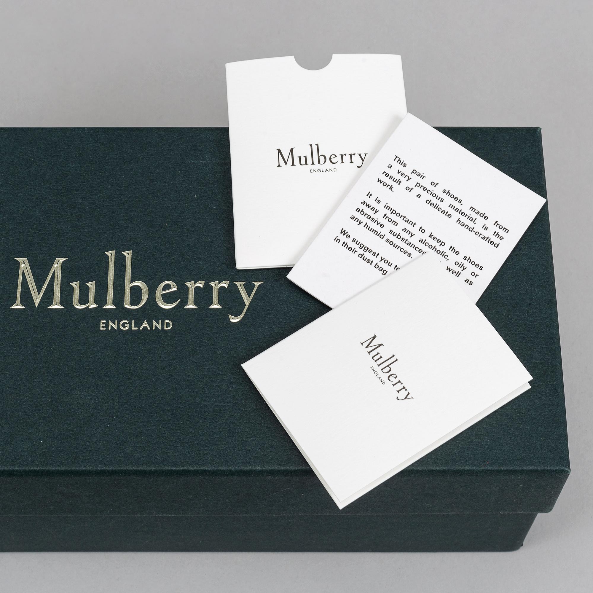Mulberry, a pair of pinc metallic leather 'Opera Buckle Slide' sandals, size 39.