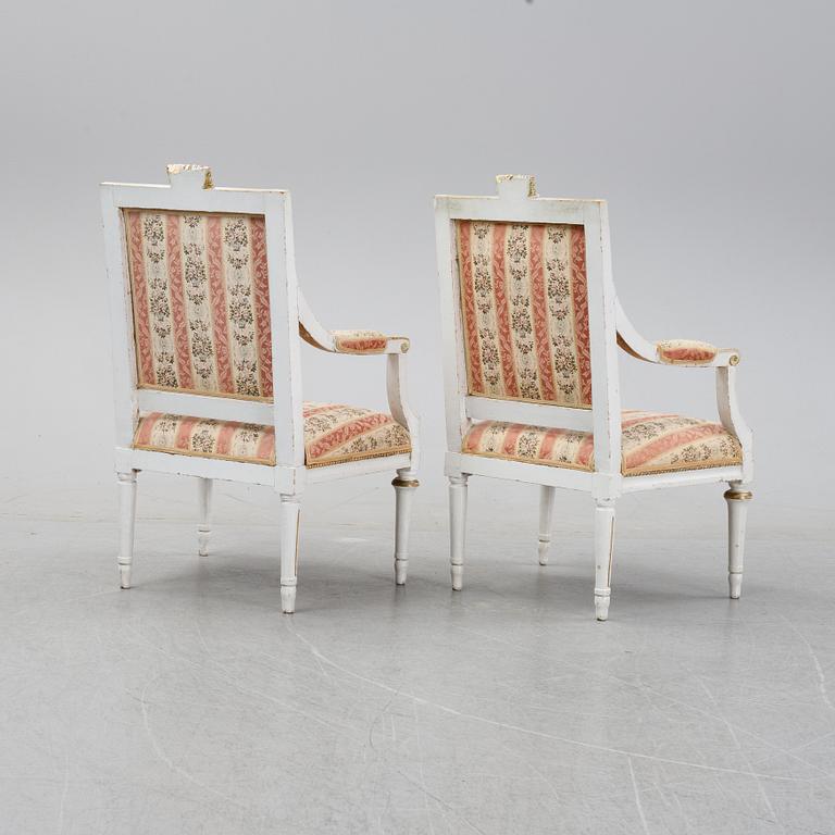 Fåtöljer, ett par, gustavianska, 1800-tal.