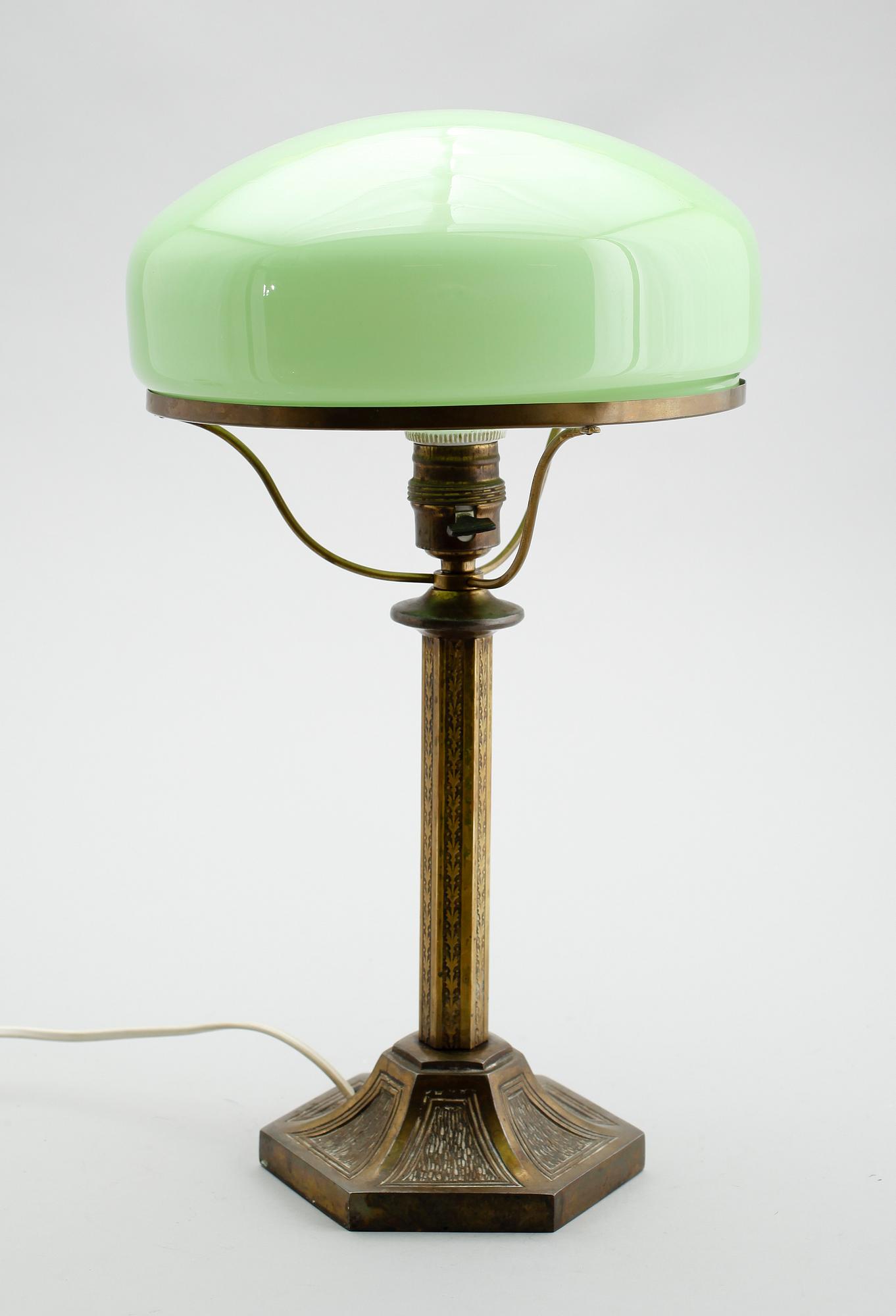 BORDSLAMPA, mässing, sk Strindbergslampa, 1900-talets första hälft.