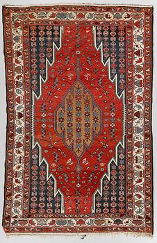 MATTA, troligen Kaukasisk, old, 203 x 132 cm.