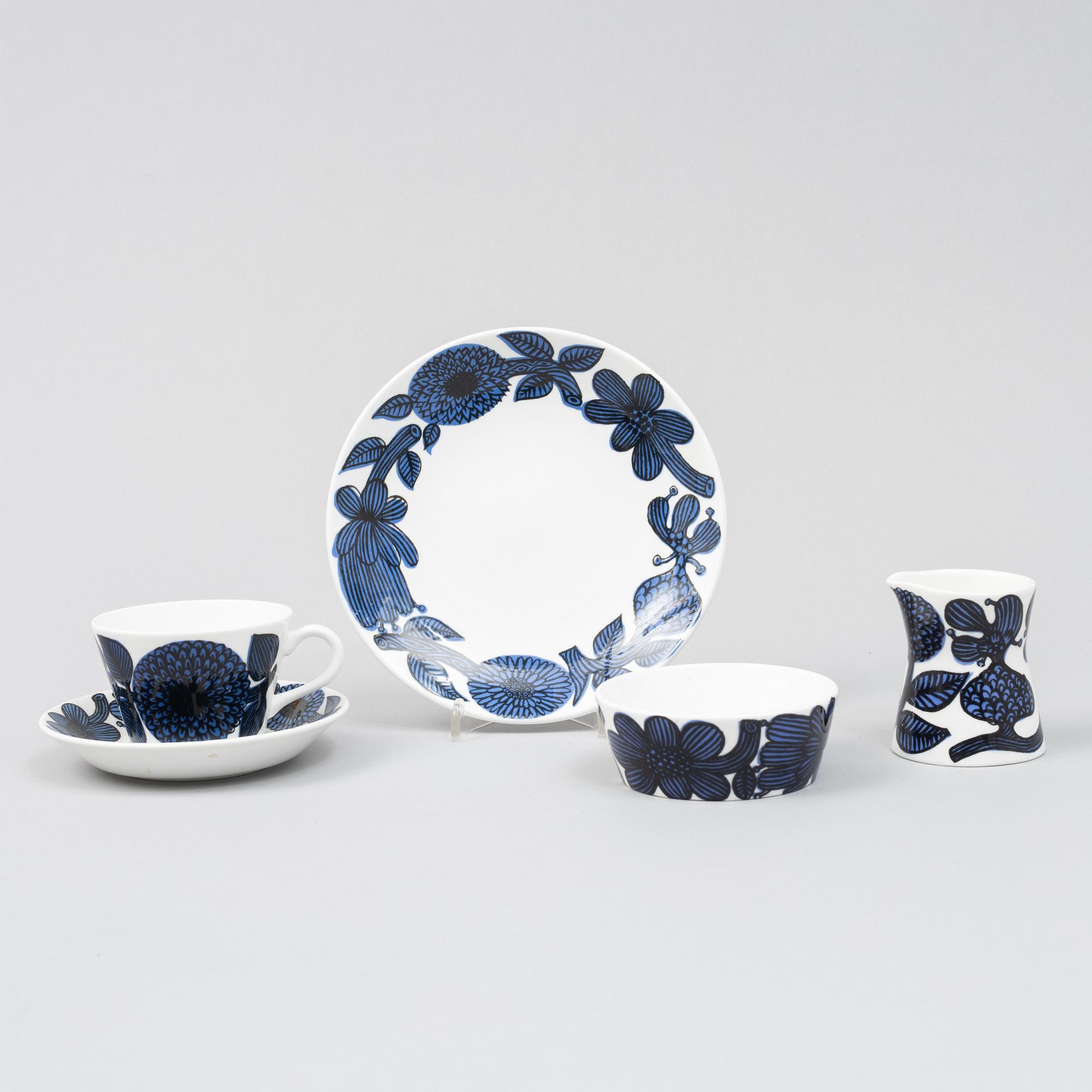 Stig Lindberg, a 22-piece bone china coffee service, 'Blå Aster', Gustavsberg.