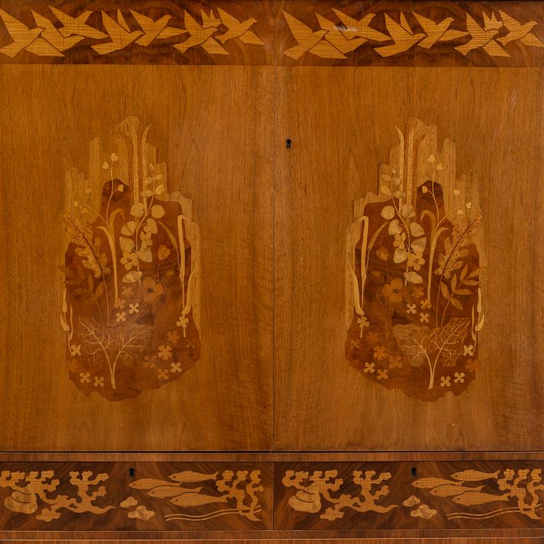 Skåp, Mjölby Intarsia, troligen. 1940-tal.