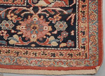 ANTIQUE/SEMI-ANTIQUE MAHAL. 593 x 377 cm.