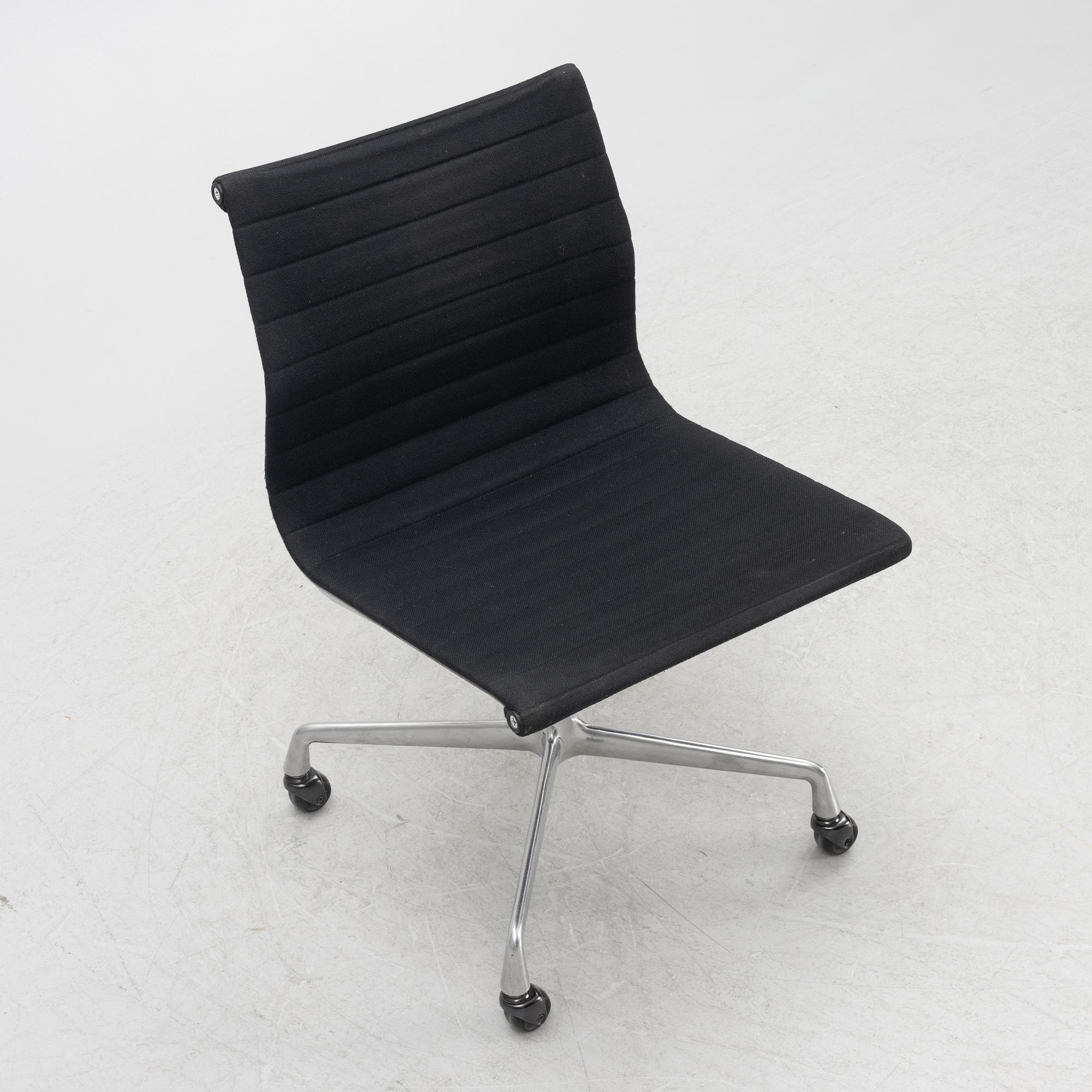 Charles & Ray Eames, office chair, "EA 105", Vitra.