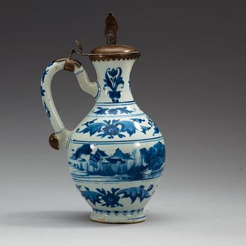 A blue and white Transitional ewer, 17th Century.