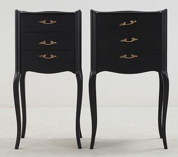 BYRÅER, 2st, snarlika, rokokostil, 1900-talets andra hälft.