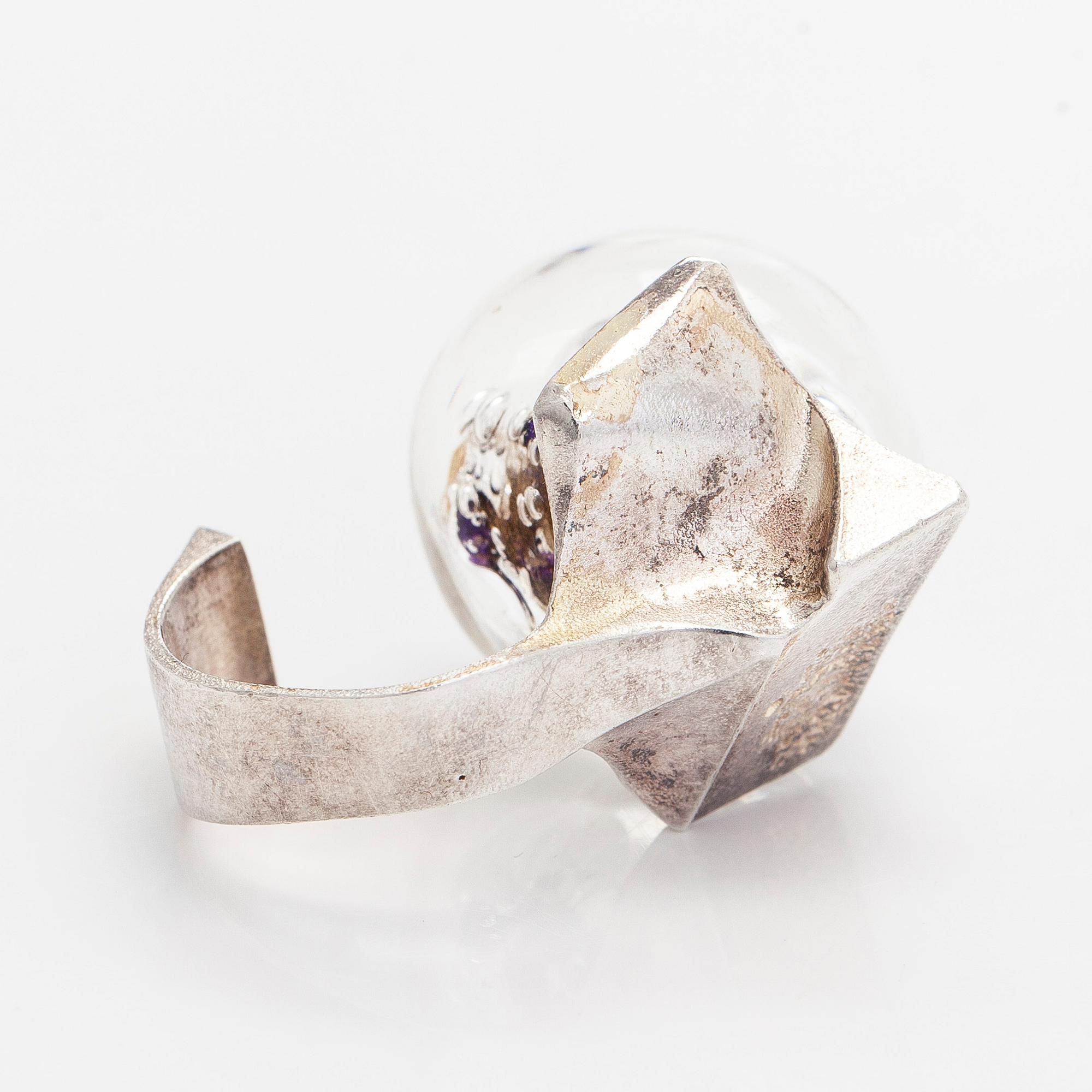 Björn Weckström, ring, "Förstelnad sjö",  silver, akryl, Lapponia 1975.