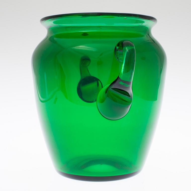 A GLASS VASE, early 20th century.