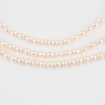 Three necklaces with cultured pearls, without clasps.