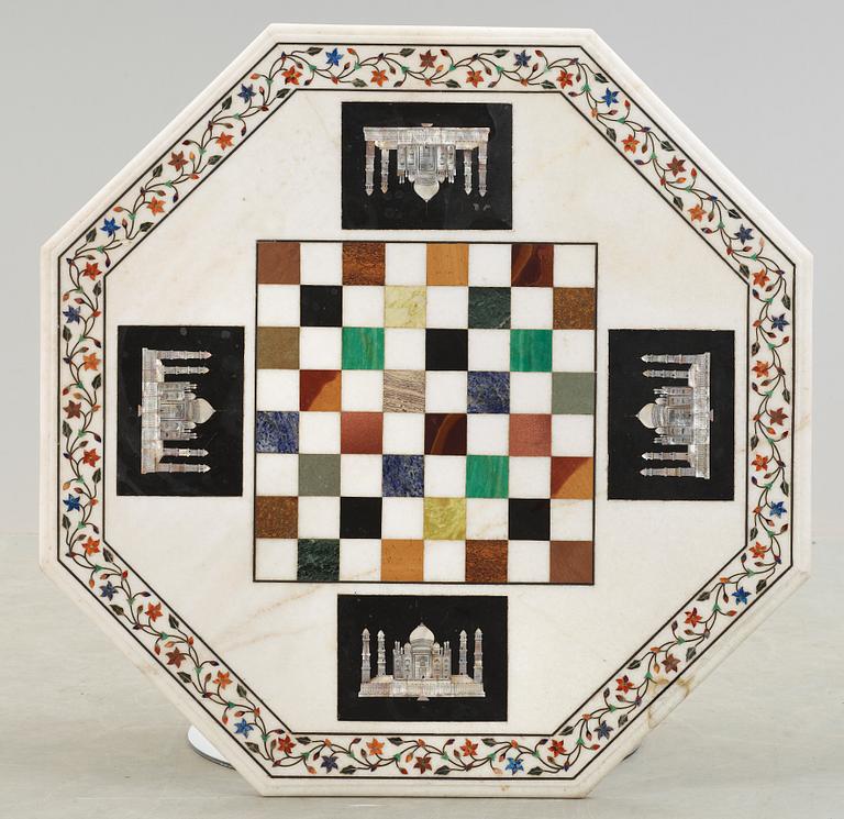 BORDSSKIVA, sk Pietra Dura, 1900-talets andra hälft.