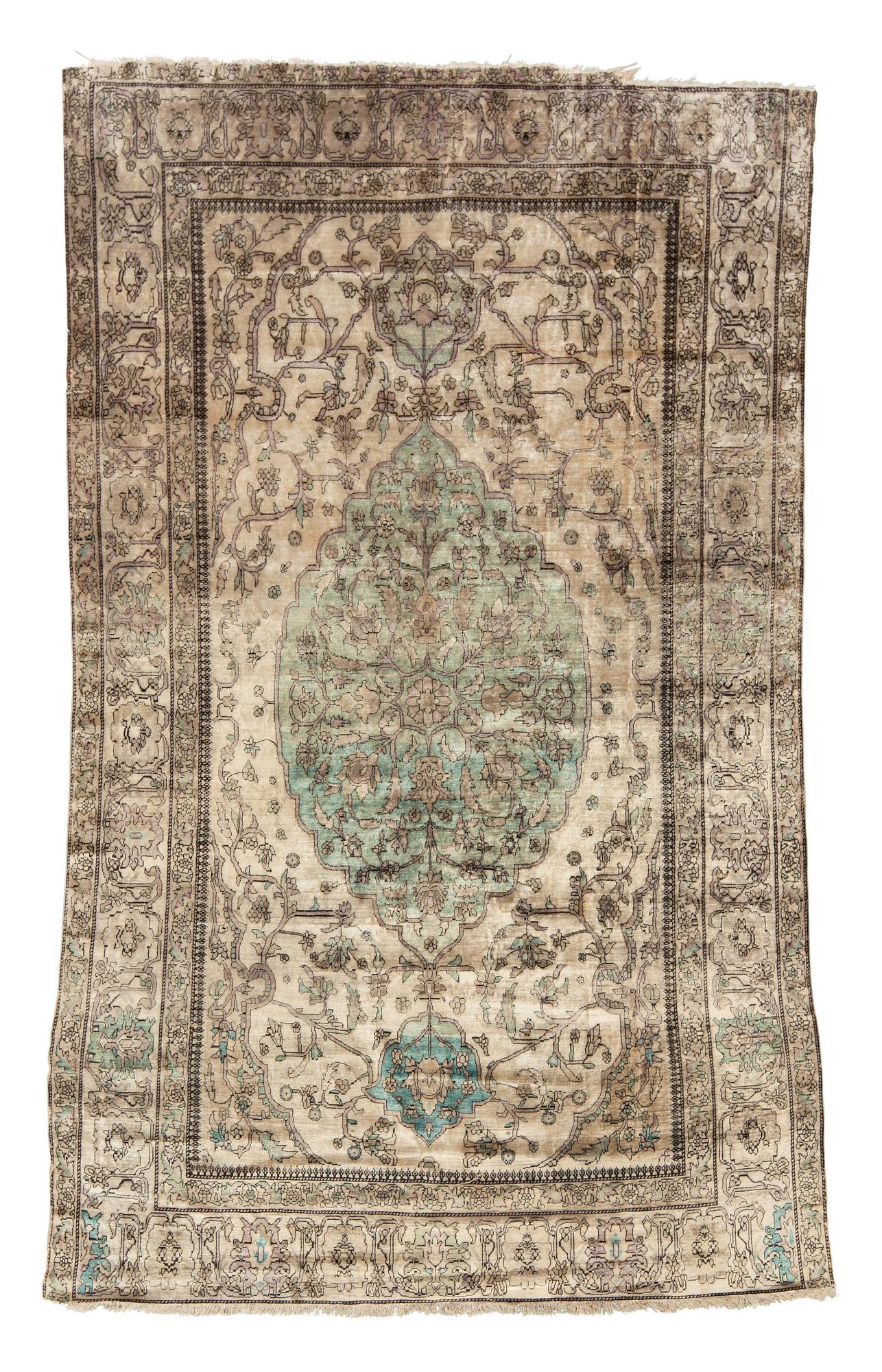 MATTA, antik, silke Keshan/Täbris (möjligen en Keshan Motachem), ca 199 x 126,5 cm.