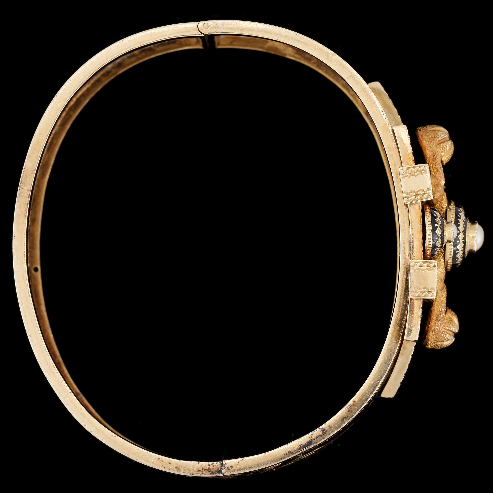 ARMRING, guld 18k, Helsingfors 1874. Vikt ca 25 gram.