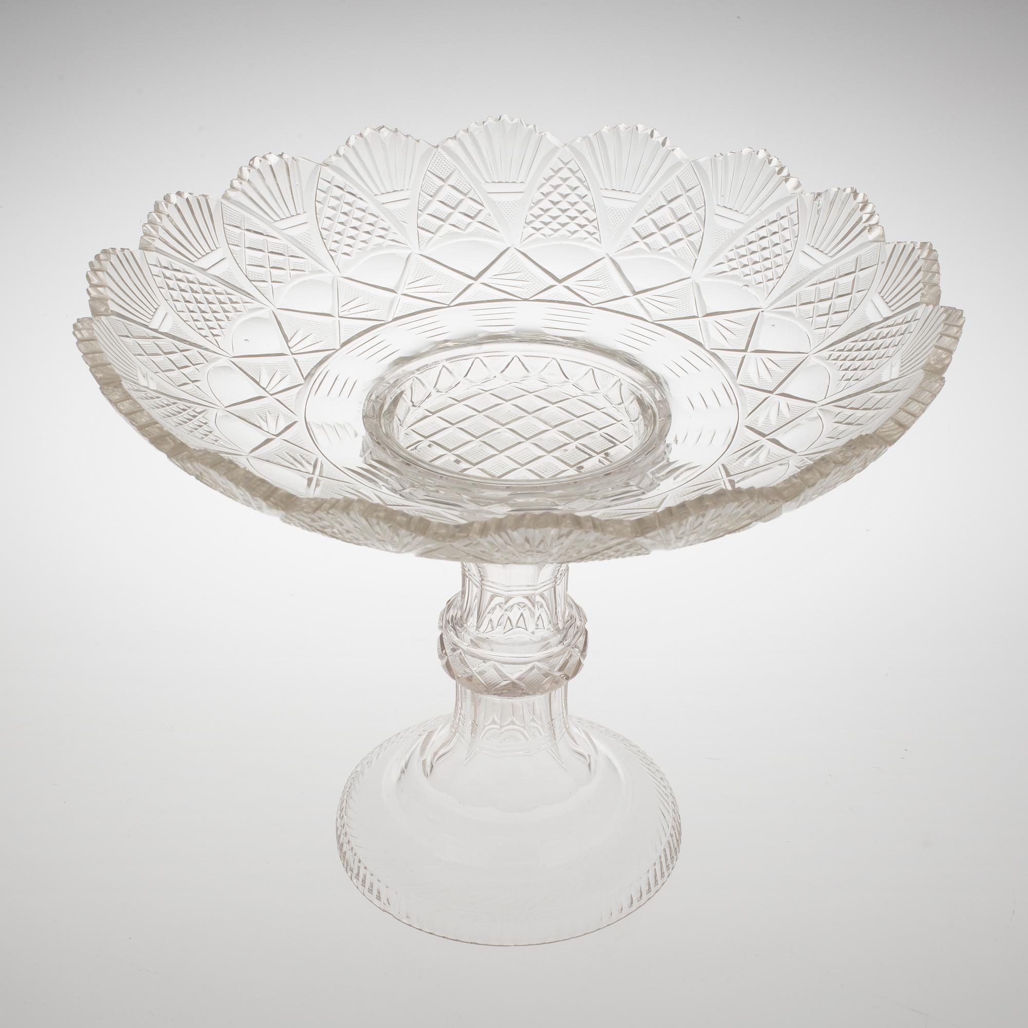 SKÅL MED VAS, Kristall, troligen Orrefors, omkring sekelskiftet 1800/1900.