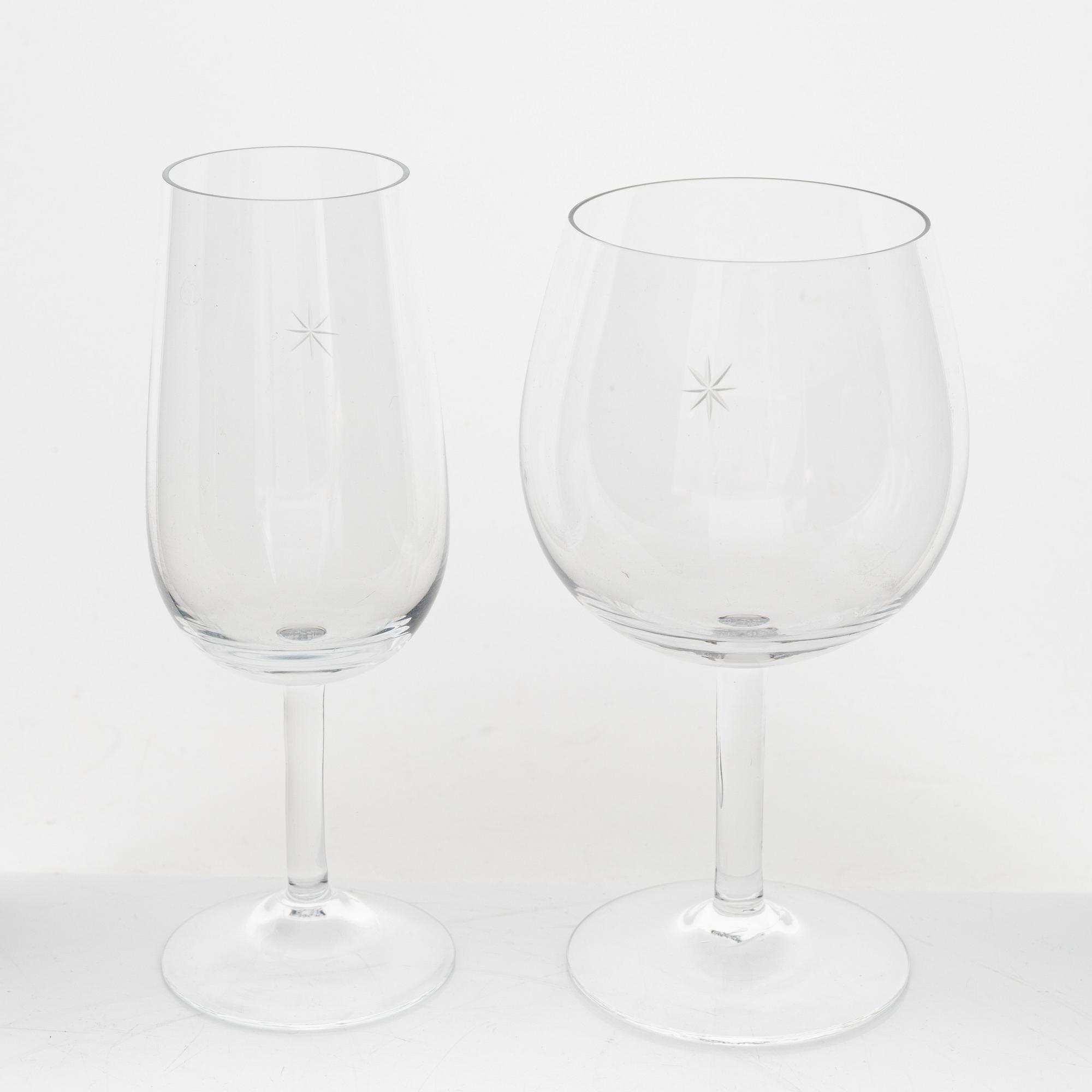 Signe Persson-Melin, a 19 pcs 'Bouquet' glass service, Kosta Boda.