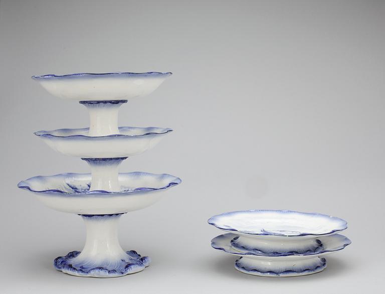 MATSERVIS, 57 delar, "Terre de fer Vermont feres", Paris, omkring 1900.