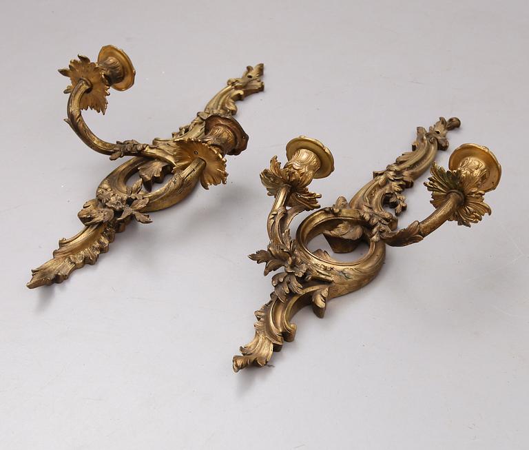 VÄGGLAMPETTER, 1 par, rokokostil, 1900-talets första hälft.