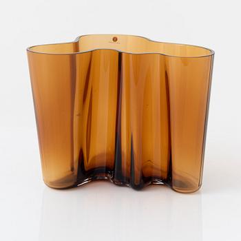 Alvar Aalto, a 'Savoy' vase, Iittala, Finland, 1991.