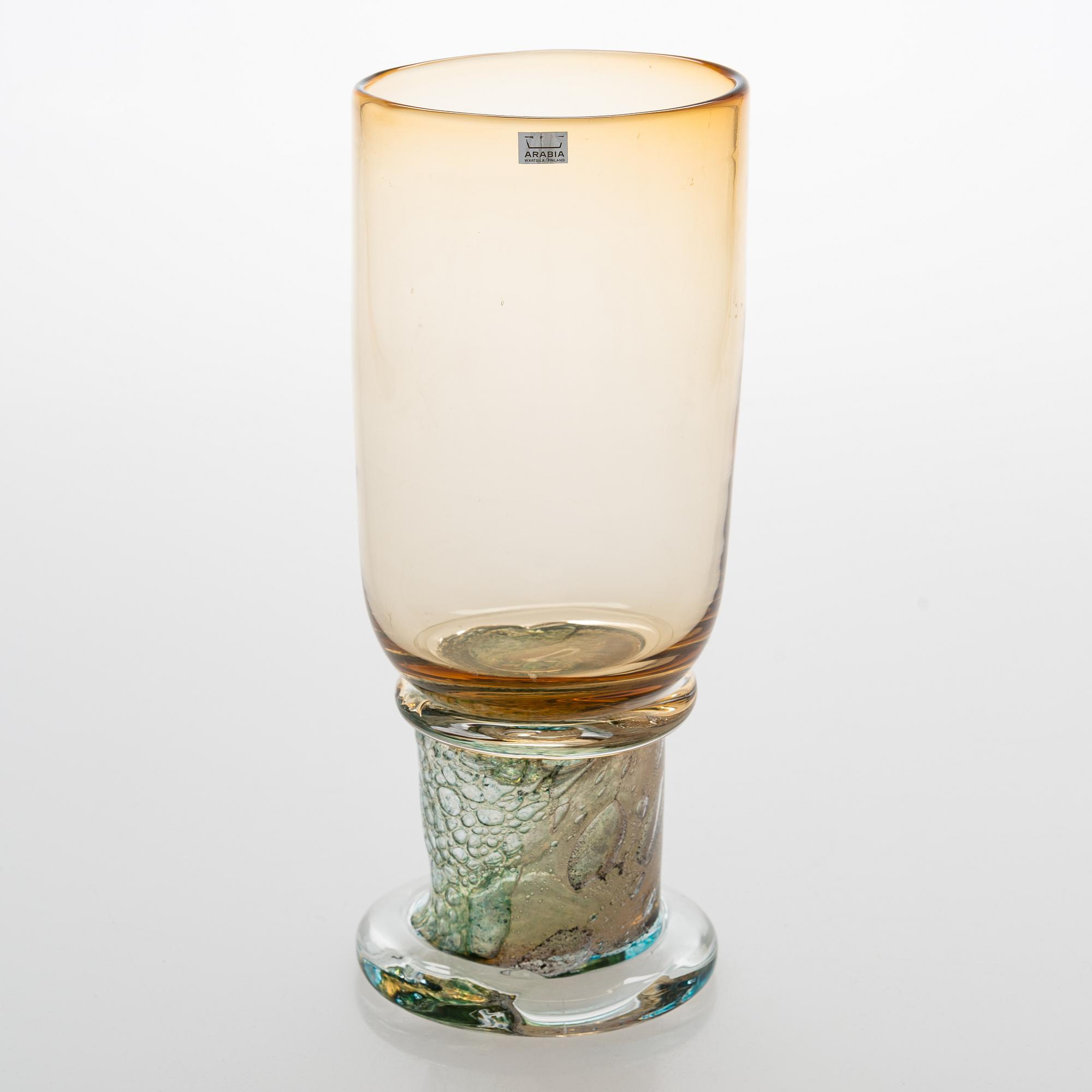 Heikki Orvola, A 1970s glass goblet, signed Heikki Orvola Nuutajärvi Notsjö.