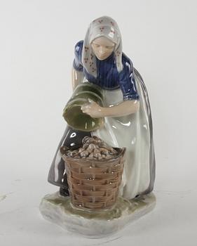 FIGURIN, porslin, Royal Copenhagen, sign Chr Th.
