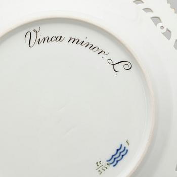 TALLRIKAR, 5 st, porslin, "Flora Danica", Royal Copenhagen.