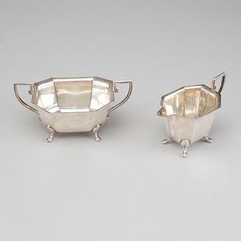 SOCKERSKÅL samt  GRÄDDKANNA, silver, Edward Viner Sheffield 1935.