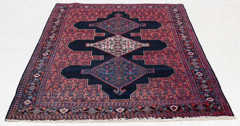 Rug, Senneh, approx. 207 x 140 cm.
