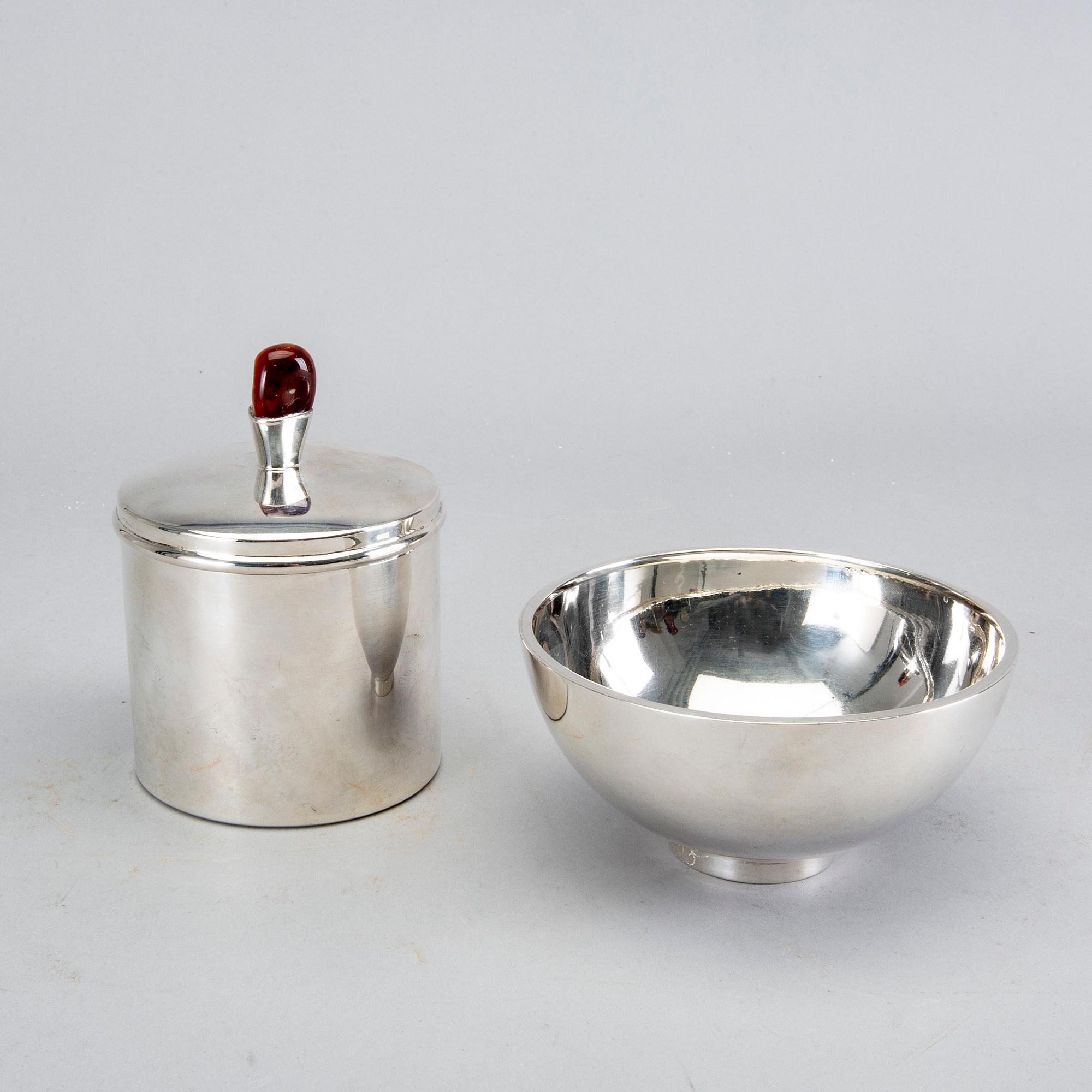 Anders Olsson skål samt ask med lock silver Mexiko 1900-tal.