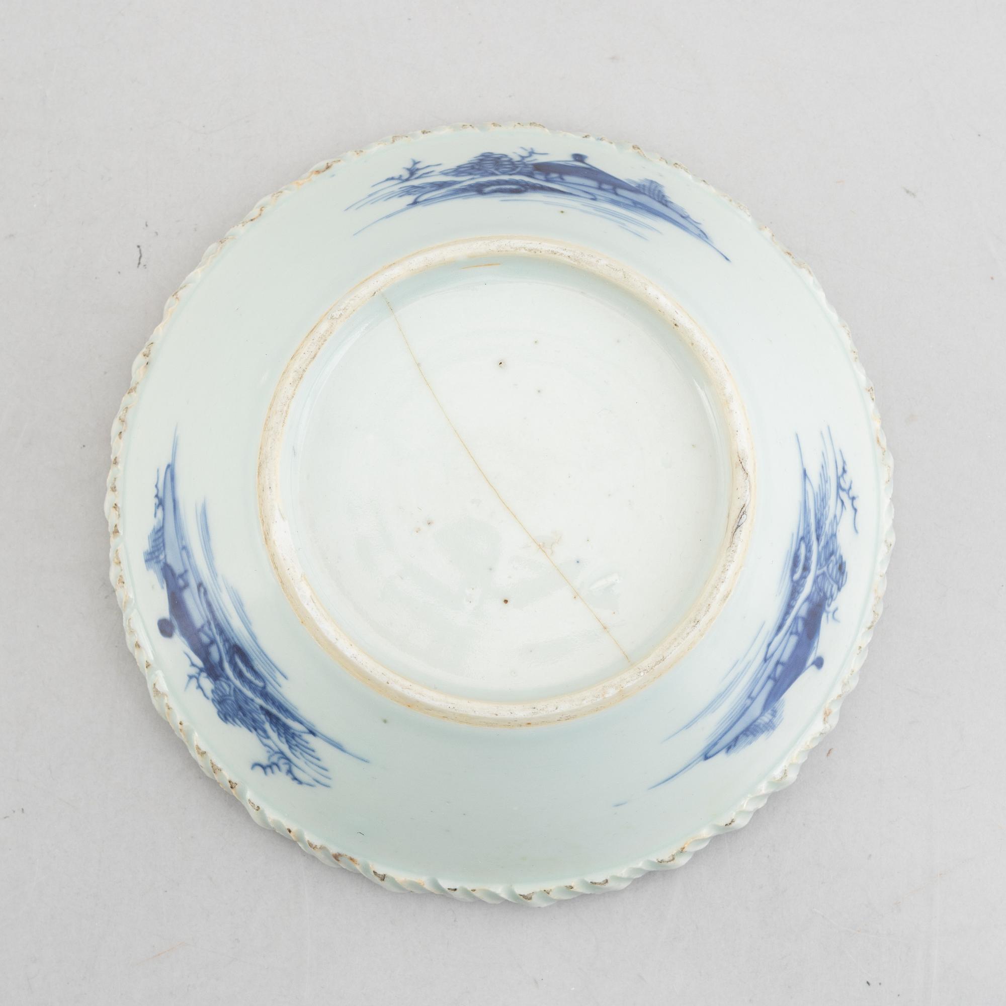 Parti kinesiskt porslin, 13 delar, Qingdynastin, 1700- och 1800-tal.