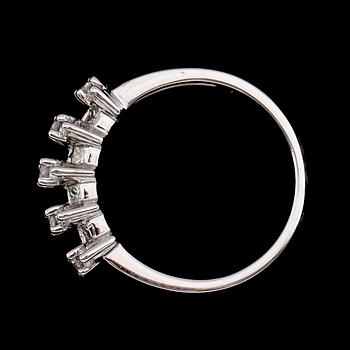 RING, 14 k vitguld, briljantslipade diamanter tot 0.69 ct.