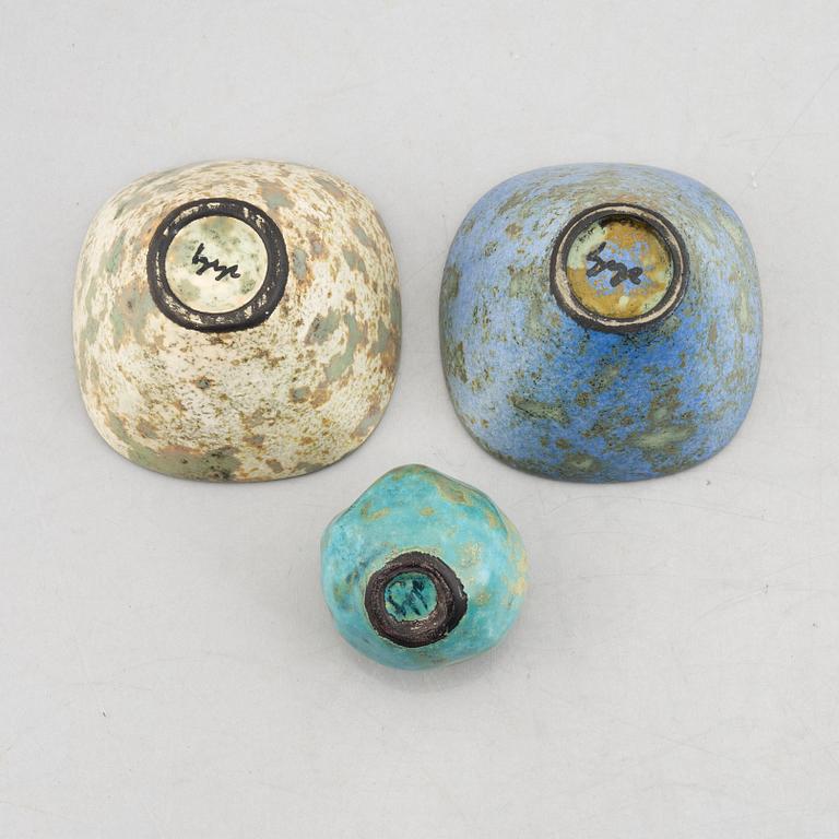 Hans Hedberg, an earthenware vase and two bowls, Biot, France.