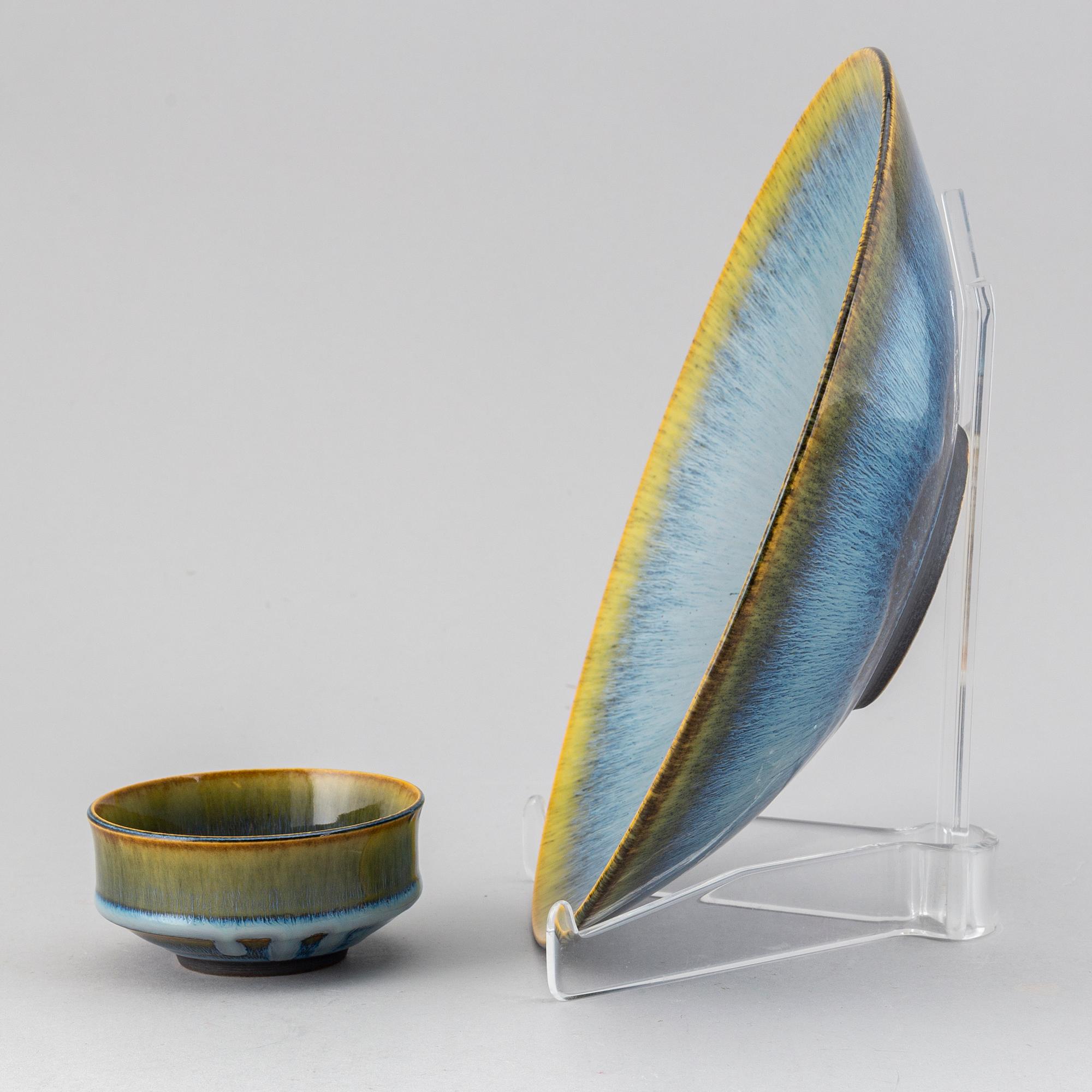 CARL-HARRY STÅLHANE, a unique stoneware dish and a bowl, Rörstrand, Sweden.