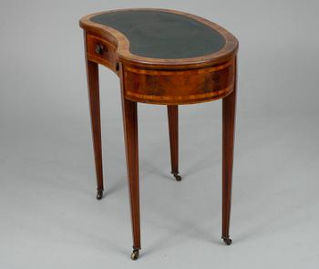 DAMSKRIVBORD, England, 1800-talets slut.