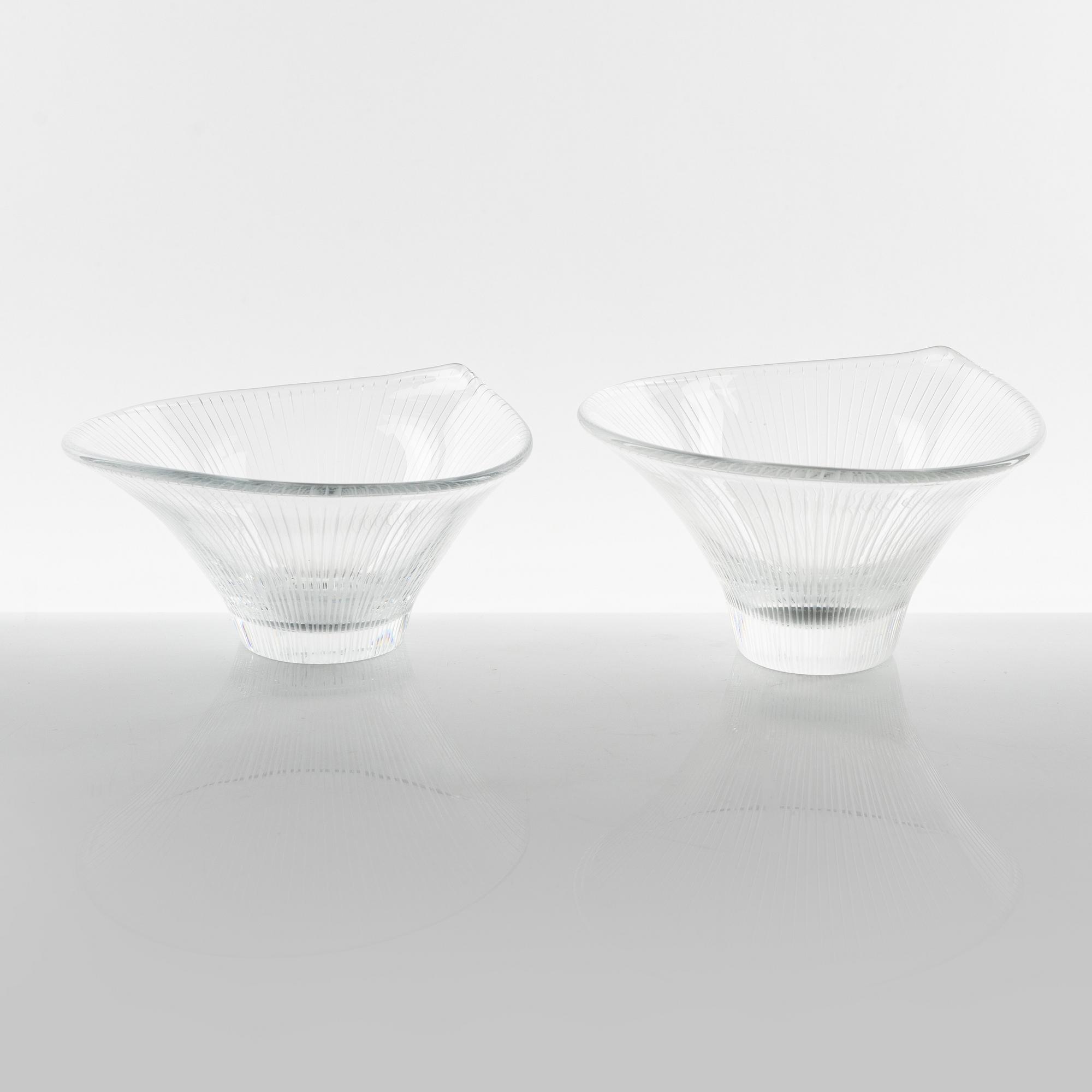 Tapio Wirkkala, vaser, ett par, "Kantarelli", Iittala, Finland.