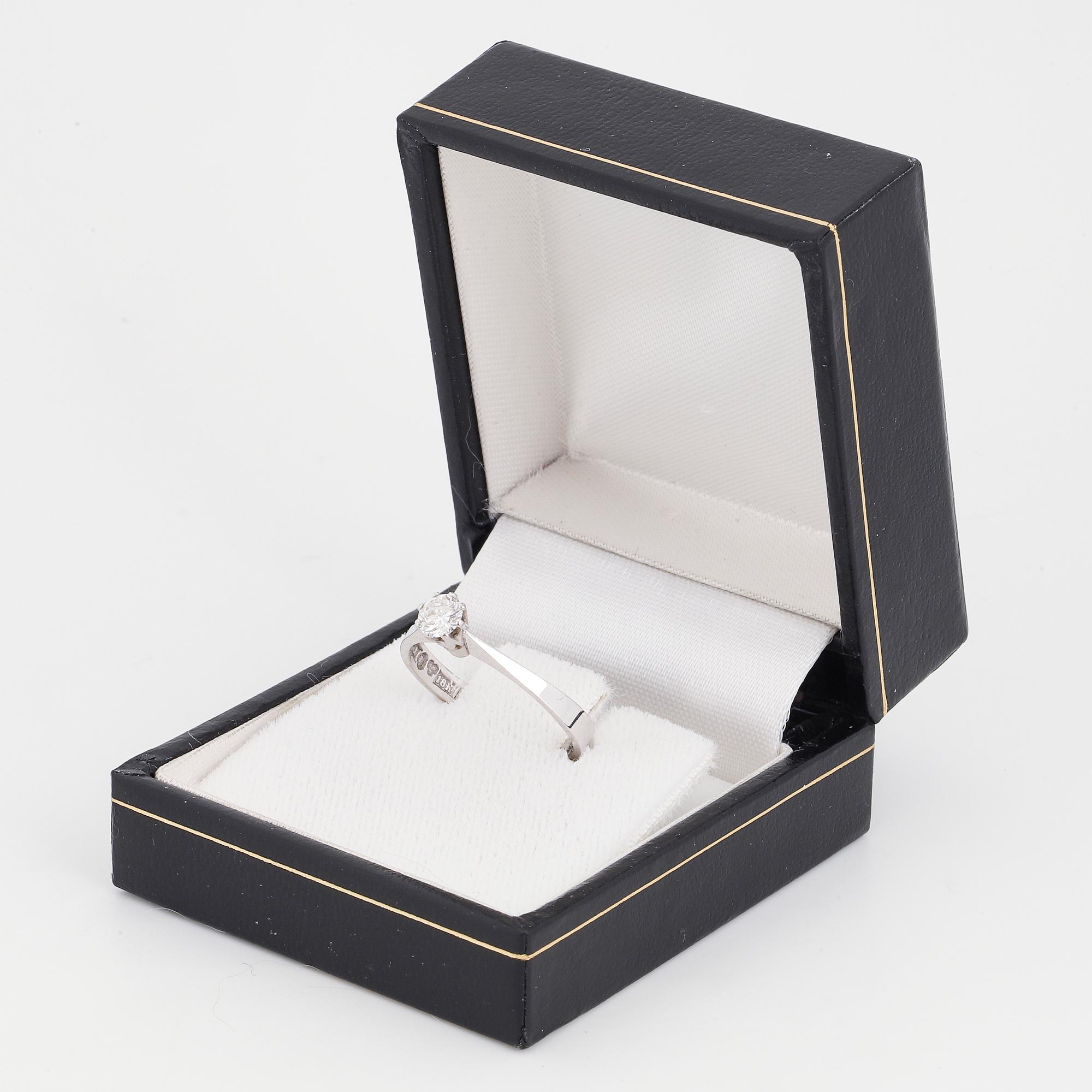 RING, enstensring med briljantslipad diamant 0,26 ct.