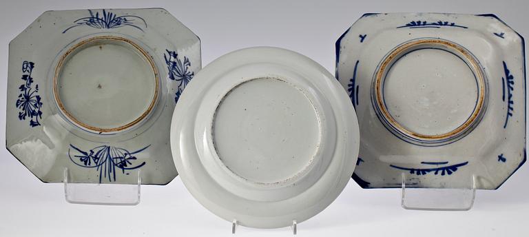 FAT 2 st, SAMT TALLRIK, porslin, Japan resp. Kina 1800-tal.