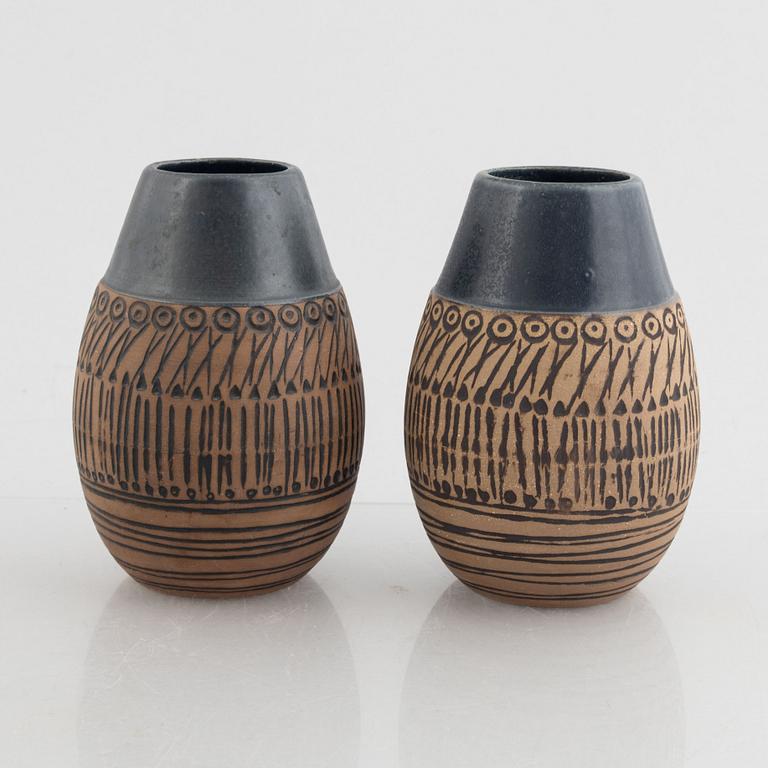 Lisa Larson, vaser, ett par och skålar, ett par, "Granada", Gustavsberg.