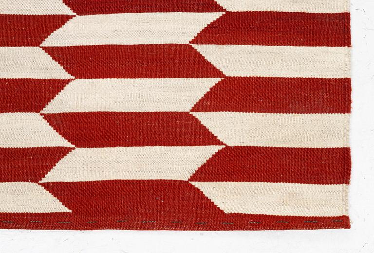 Gallerimatta, slätväv, ca 300 x 82 cm.