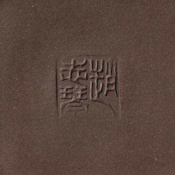 A group of three Chinese yixing teapots, 1980s.