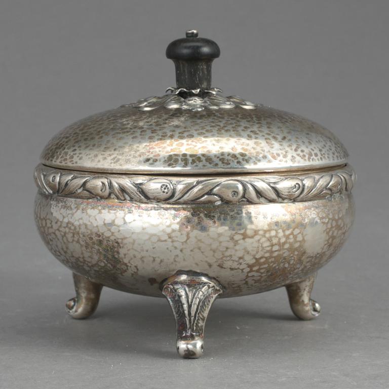 SKÅL MED LOCK, silver, Stockholm 1922. Vikt 213 g.