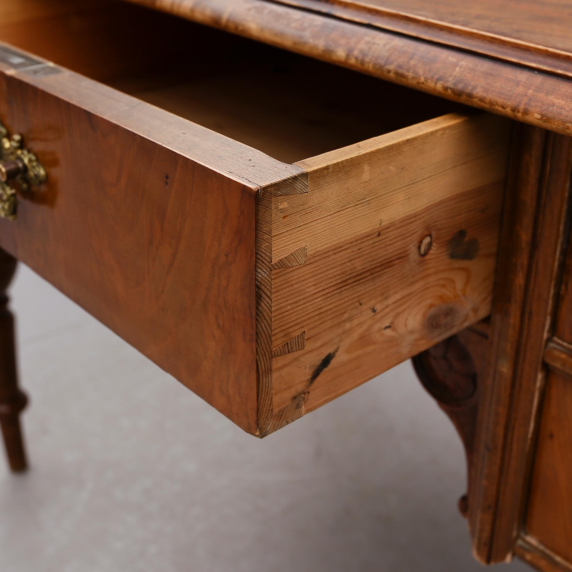 SKRIVBORD, 1800-talets andra hälft.