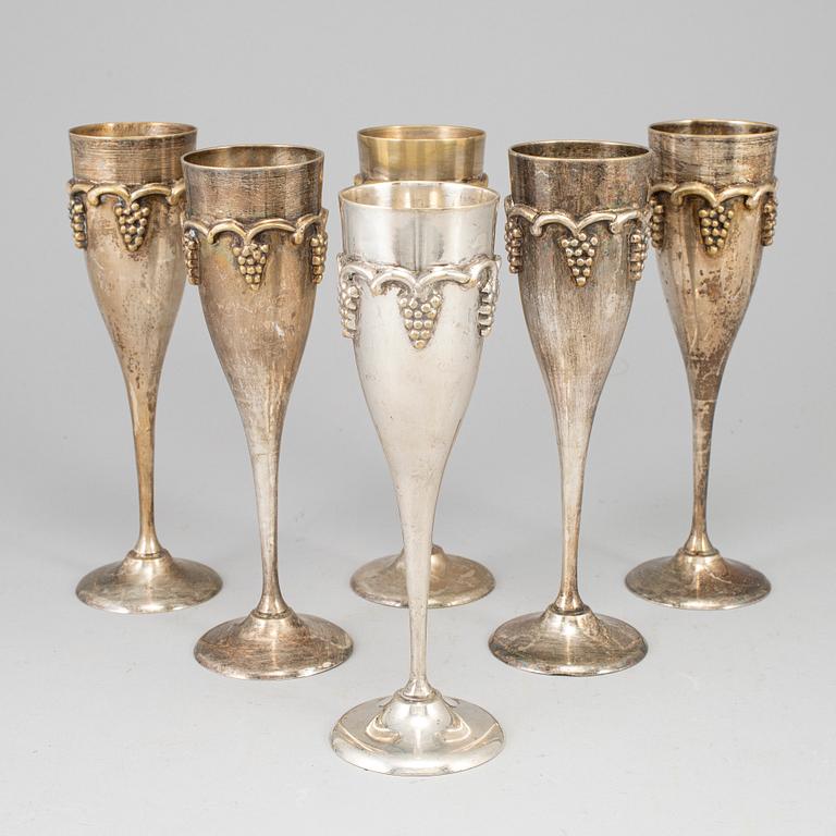 CHAMPAGNEGLAS, 6 st, nysilver, 1900-tal.
