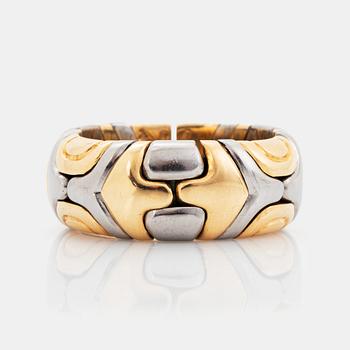 471. A Bulgari 18K gold and steel ring.