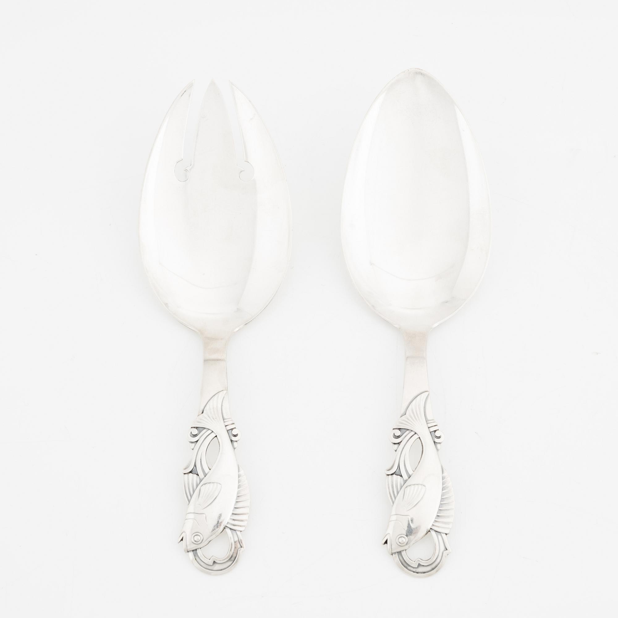 A pair of silver fish serving cutlery, Swedish import mark of Carl Hoff, Helsingborg 1939.
