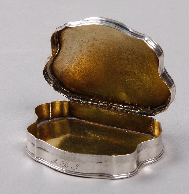 DOSA, silver, rokoko, 1700-tal. Ostämpl.