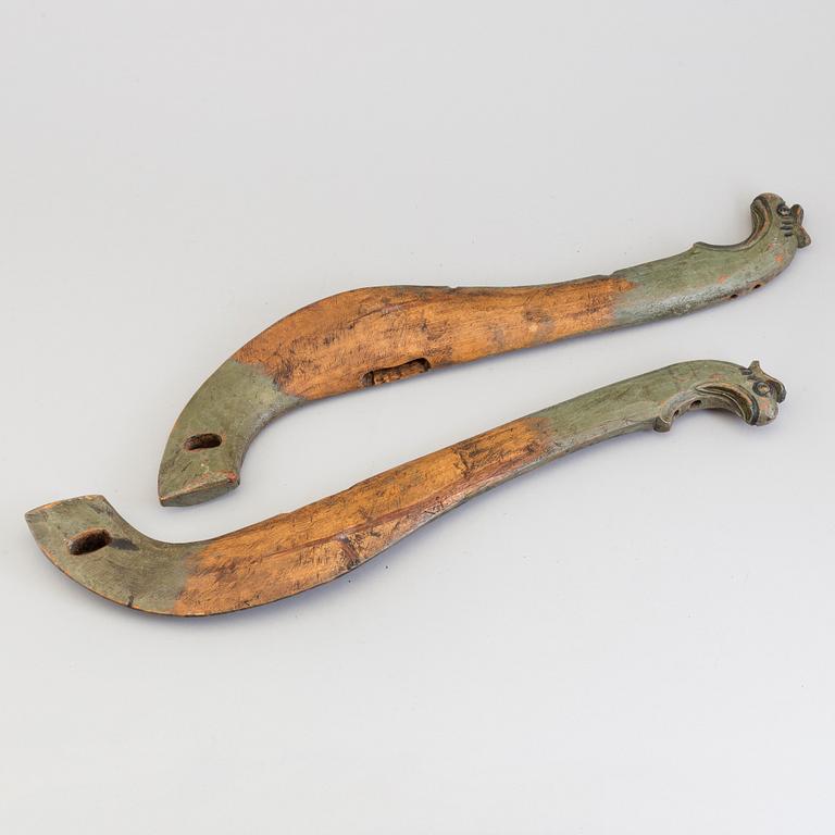 LOKOR, ett par, med fågelhuvuden, 1800-tal.