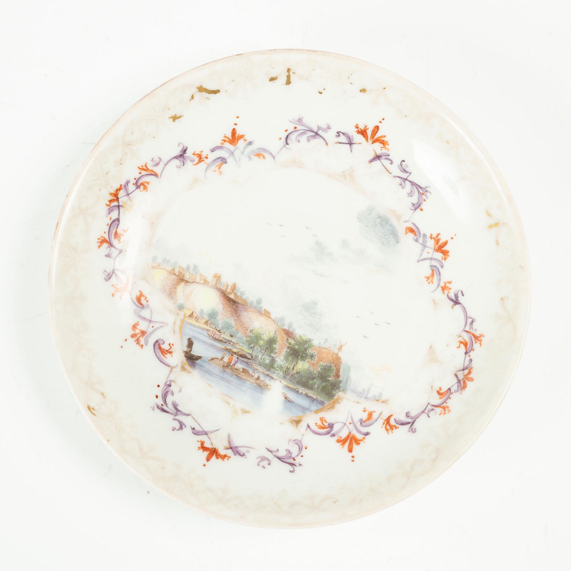 Kopp med lock, fat, porslin, Meissen respektive KPM, 1700-/1800-tal.