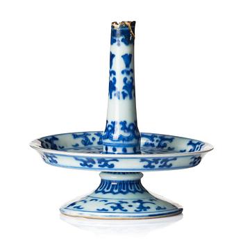 1153. A blue and white joss stick holder, Qing dynasty, 19th Century.