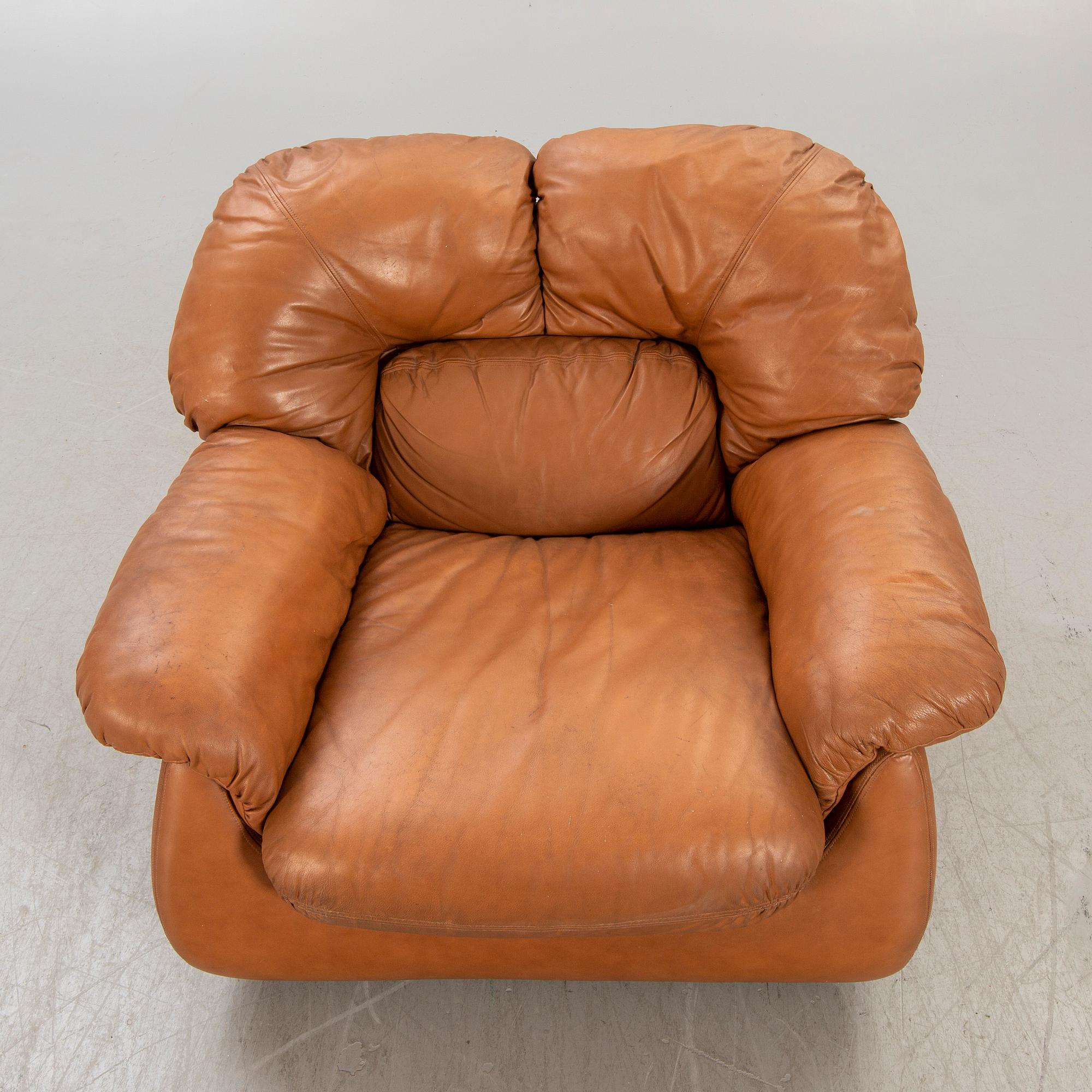 Fåtölj, skinn, Italien, 1960-70-tal.