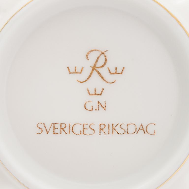 Gunnar Nylund, skål, porslin, märkt Sveriges Riksdag, G.N, Rörstrand.